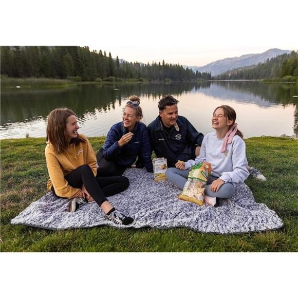 Sherpa Waterproof Camping Blanket - Extra Warm and Large Sherpa Fleece Outdoor - Picture 4 of 7